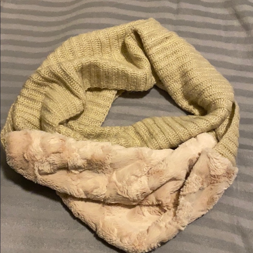 14th & Union infinty scarf